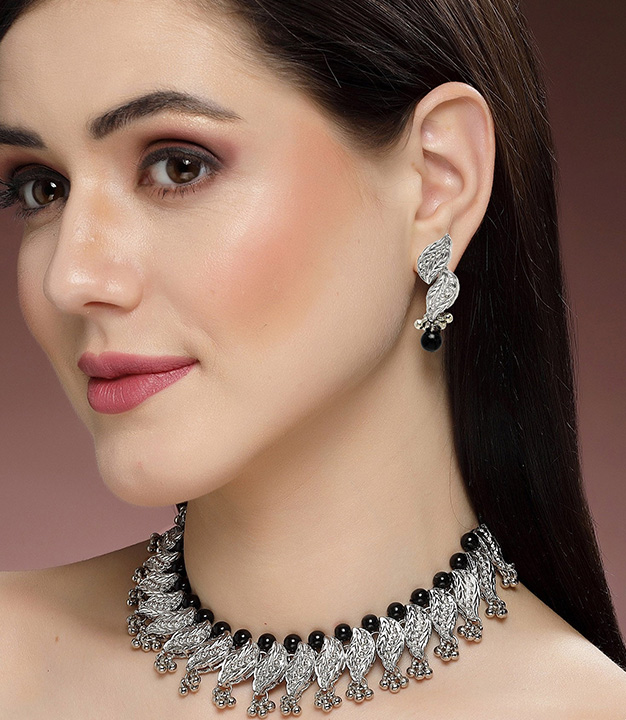 Large Necklace
